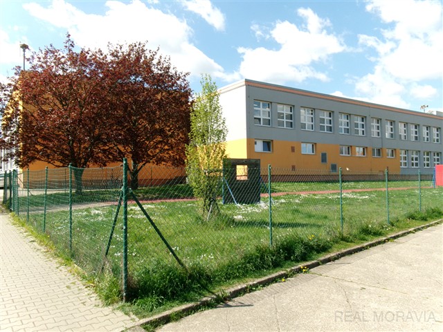 dětské hřiště za domem [32/46]