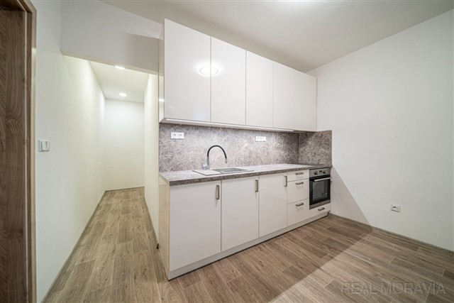 kuchyně s jídelním koutem [7/13]